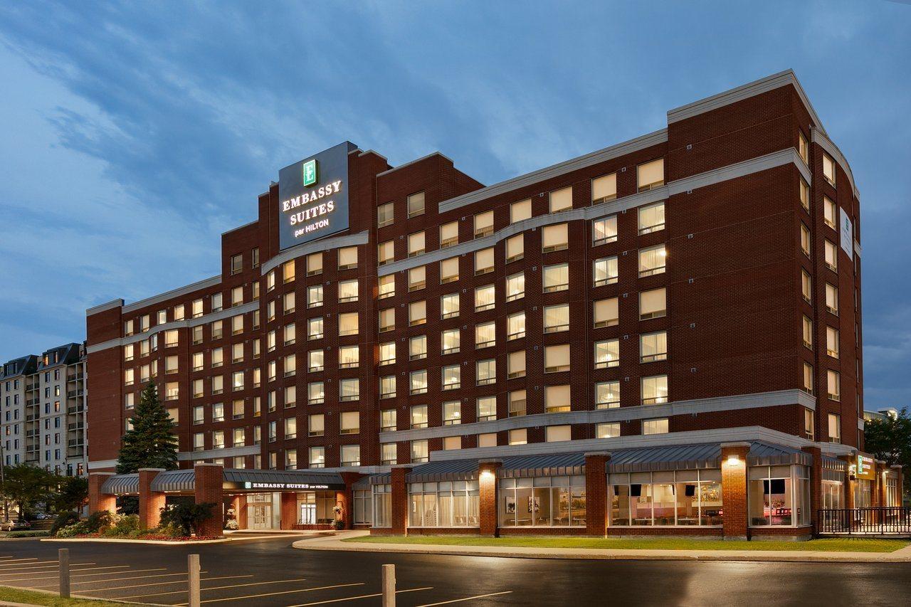 Embassy Suites By Hilton Montreal Airport Пуэнт-Клер Экстерьер фото