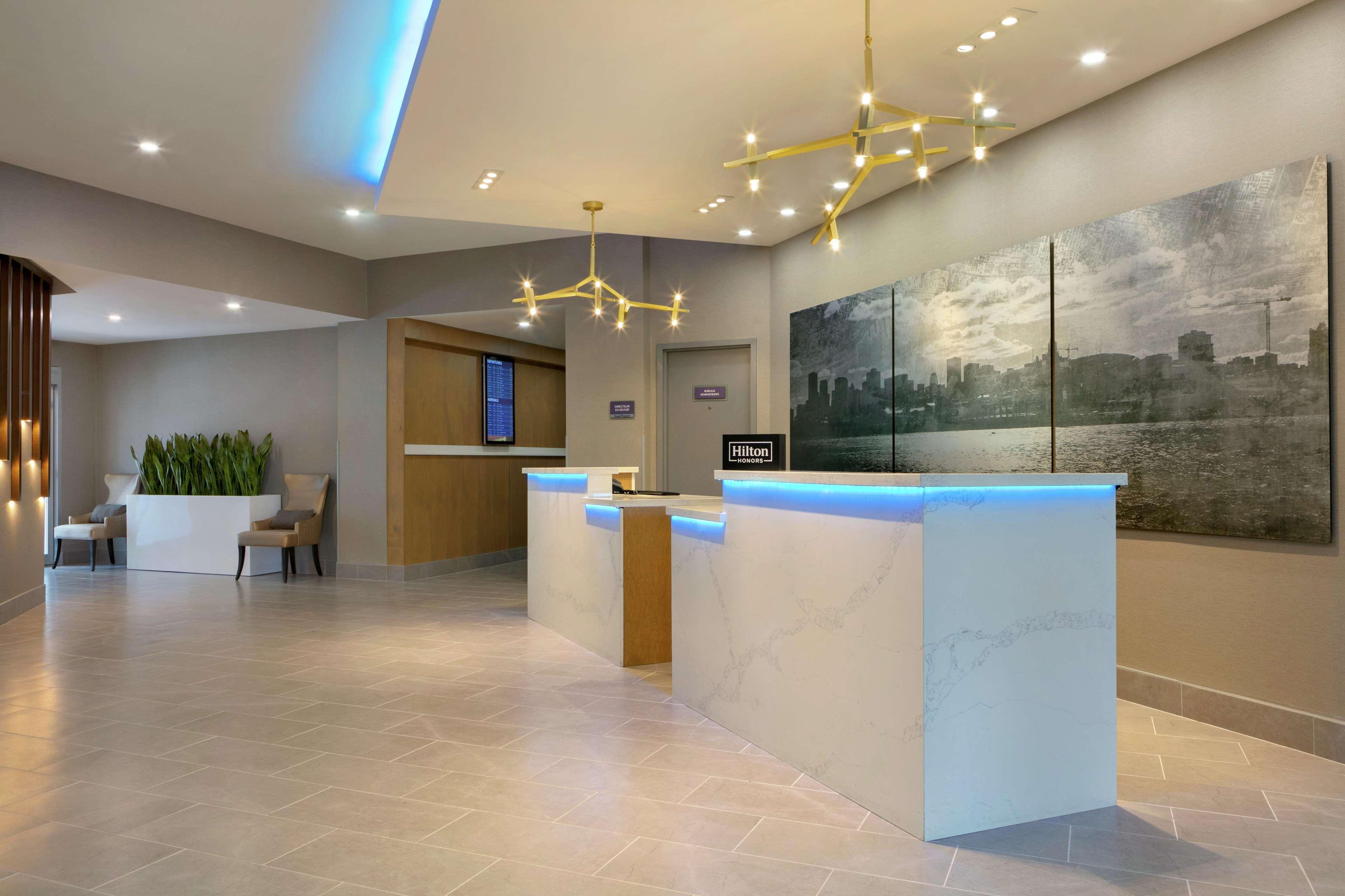 Embassy Suites By Hilton Montreal Airport Пуэнт-Клер Экстерьер фото