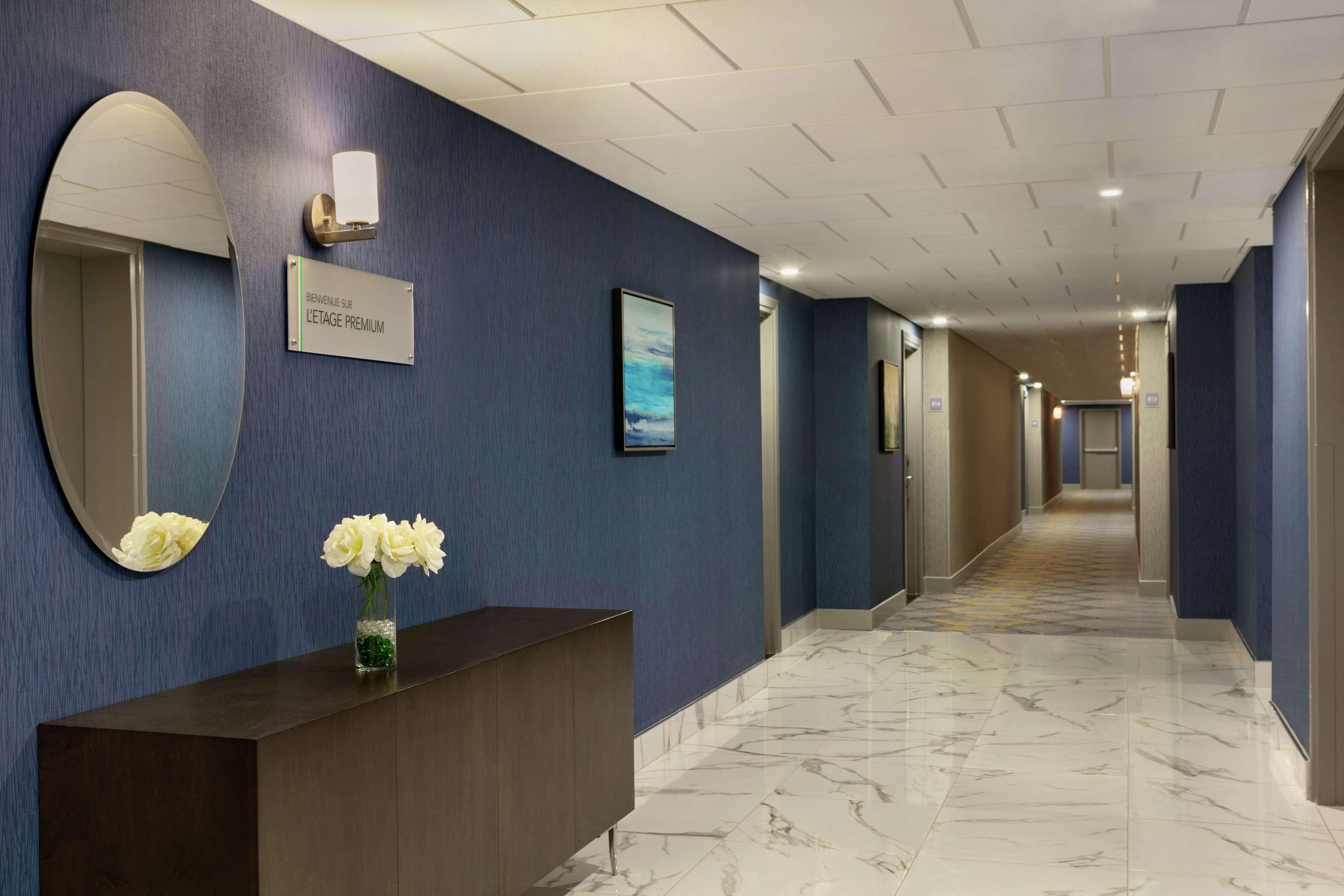 Embassy Suites By Hilton Montreal Airport Пуэнт-Клер Экстерьер фото
