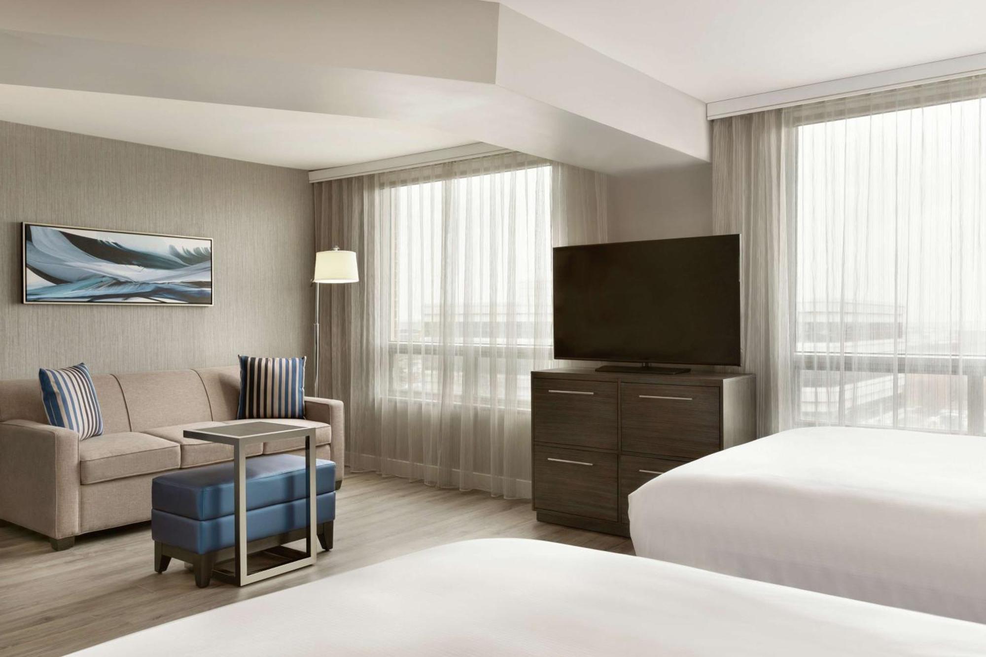 Embassy Suites By Hilton Montreal Airport Пуэнт-Клер Экстерьер фото