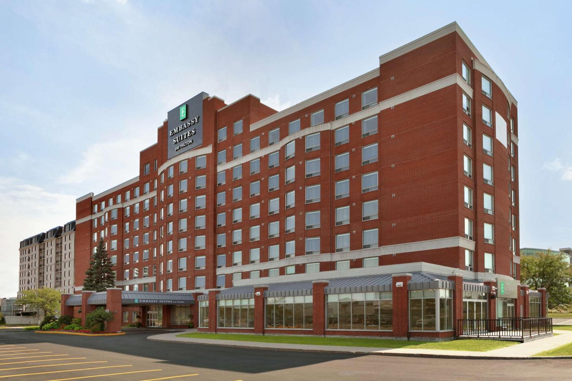 Embassy Suites By Hilton Montreal Airport Пуэнт-Клер Экстерьер фото