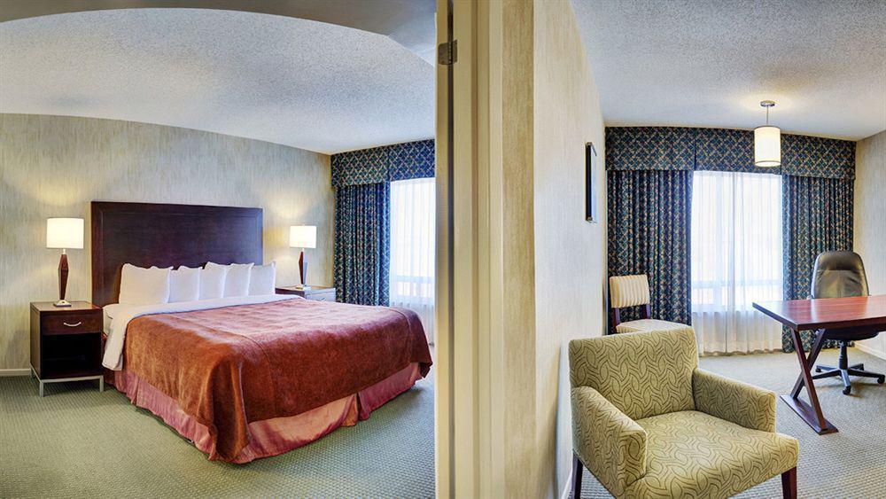 Embassy Suites By Hilton Montreal Airport Пуэнт-Клер Экстерьер фото